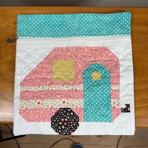 Quilted Camper‎ Catch-All Bag